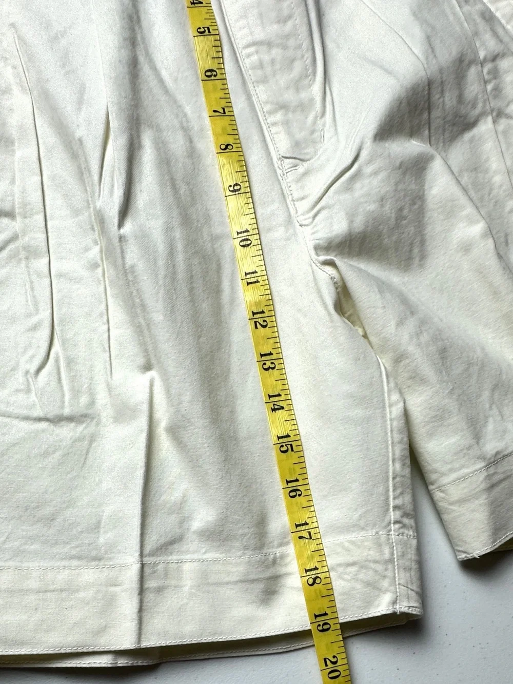 NWT Vintage Levi's Dockers Men's Off-White Flat Front Shorts Style 30479-2949